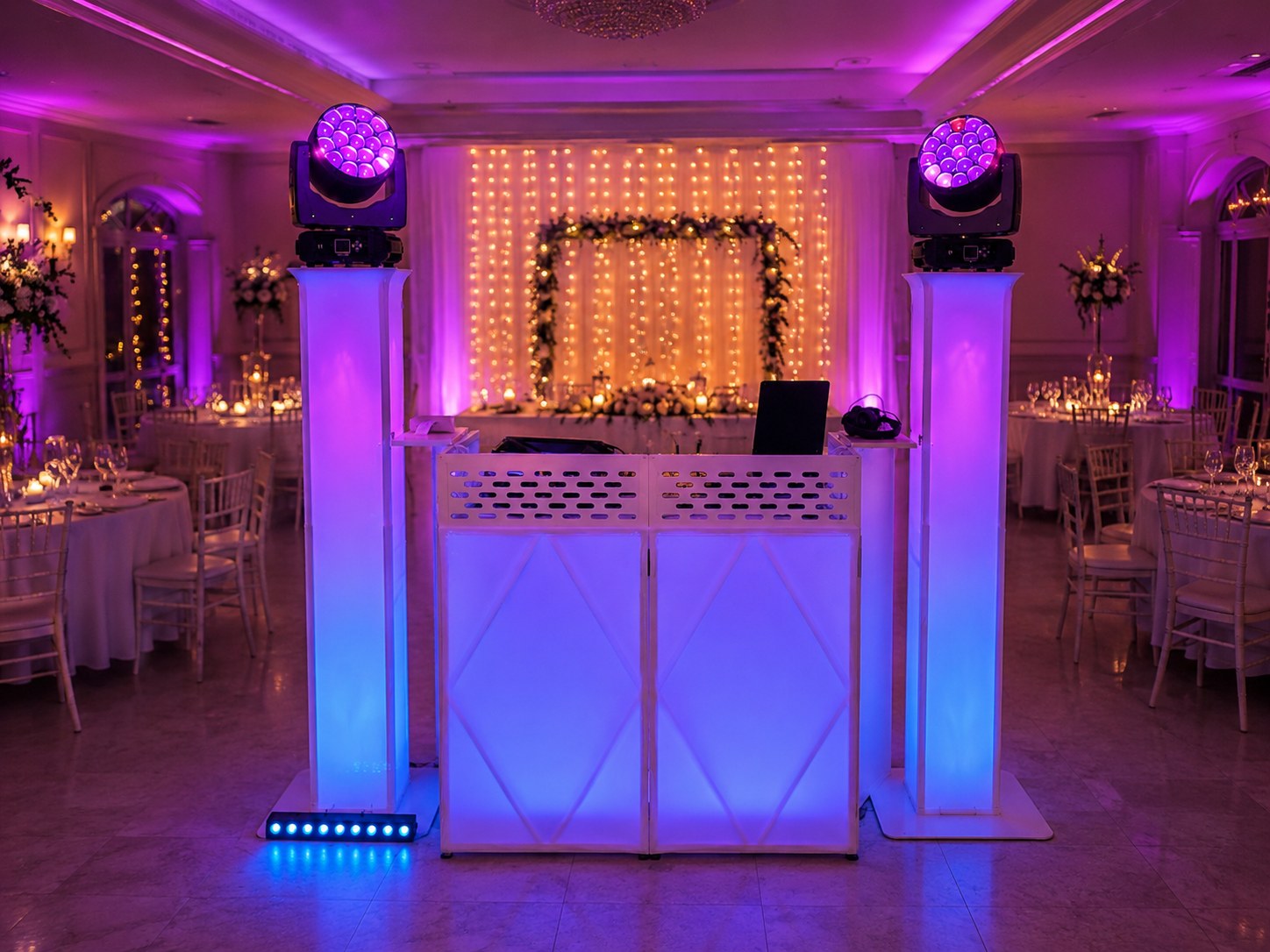 DJ Setup bei einer Hochzeit